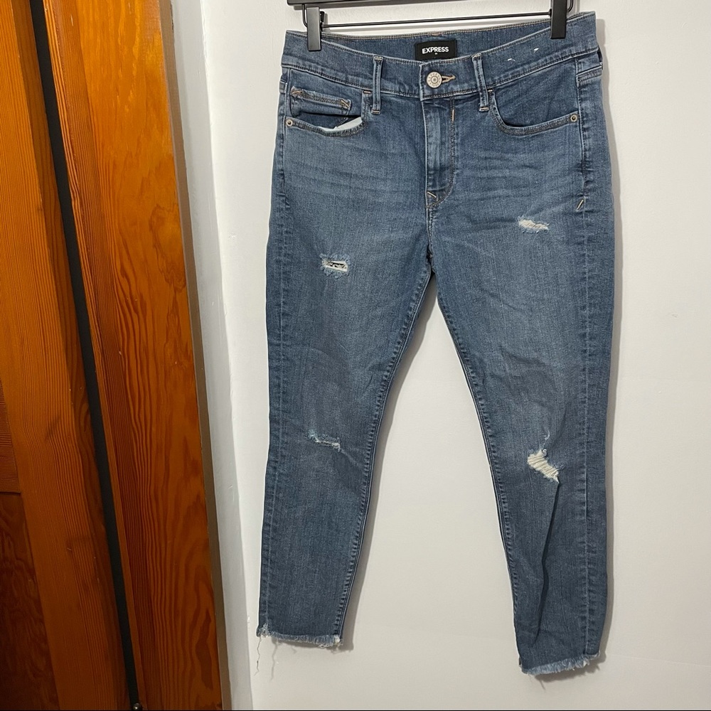 Express distressed cropped jeans